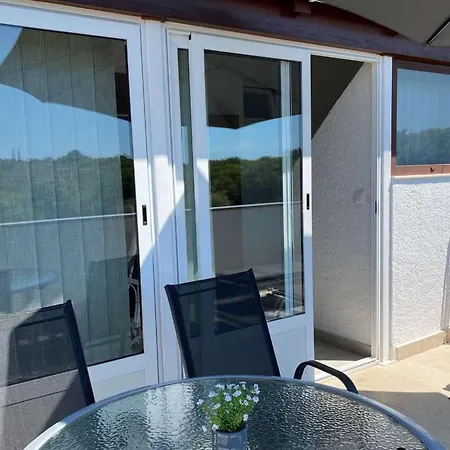 And Bori Πανσιόν Πόρετς