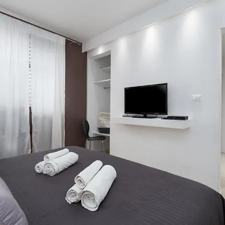 And Bori Πανσιόν 4*