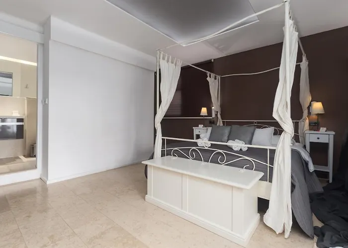 And Bori Guest house